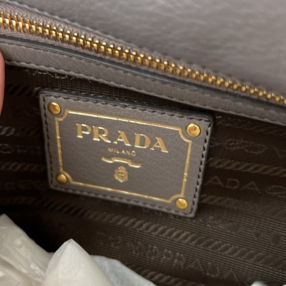 Prada Grey Vitello Daino Shoulder Bag—receipt on request (authentic) - Picture 5 of 9